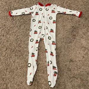 Kyte baby zippered footie in wreath holiday print